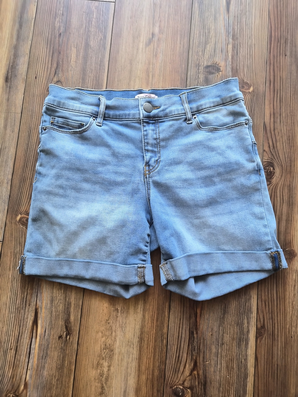 JUICY COUTURE Light Blue Rolled Cuff Stretch Denim Shorts- Size 6